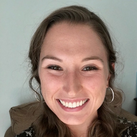 Meet your Posher, Hannah - Picture 1 of 1